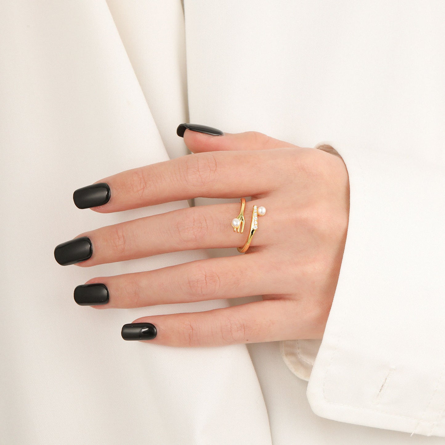 Pearly Fourchette Ring