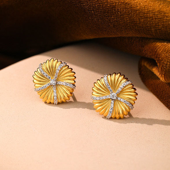 Éclat de Soleil Stud Earrings